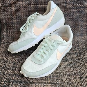 Nike Daybreak Sneaker In Sail Crimson Tint & Barely Green